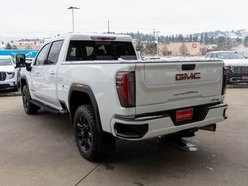 Used 2024 GMC Sierra 2500 AT4 w/ AT4 Premium Plus Package image 5