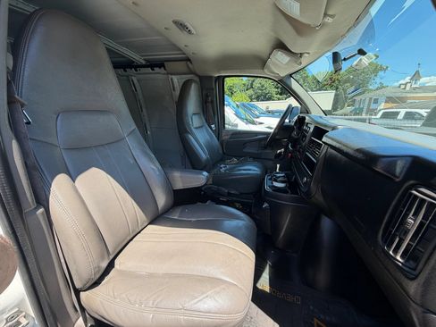 Used 2013 Chevrolet Express 1500 RWD image 6