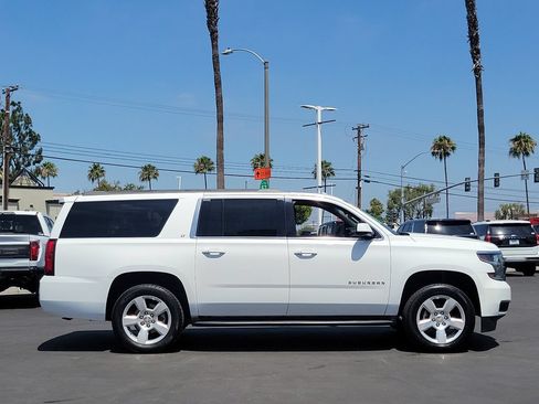 Used 2016 Chevrolet Suburban LT RWD image 36