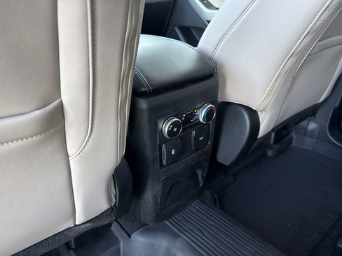 Used 2022 Ford Explorer XLT w/ Equipment Group 202A image 29