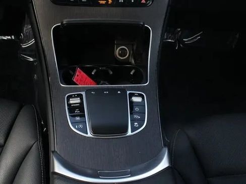 Used 2021 Mercedes-Benz GLC 300 4MATIC image 37