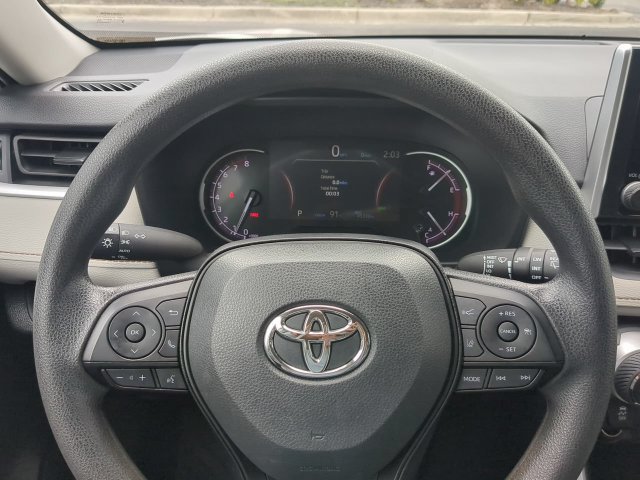 Used 2025 Toyota RAV4 XLE w/ Convenience Package FWD image 31