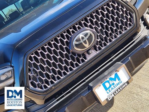 Used 2022 Toyota Tacoma Limited w/ Nightshade Package image 13
