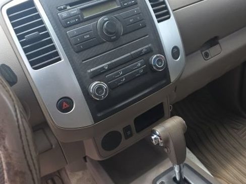Used 2011 Nissan Frontier SV RWD image 9