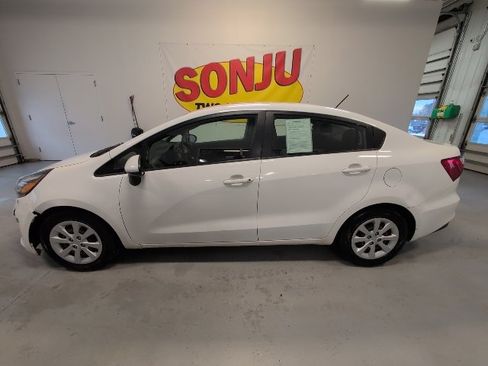 Used 2016 Kia Rio LX image 2