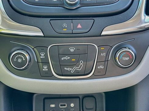 Used 2023 Chevrolet Equinox LS w/ LS Convenience Package FWD image 15