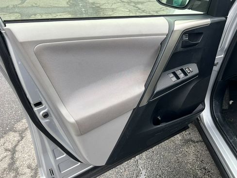 Used 2013 Toyota RAV4 LE image 12