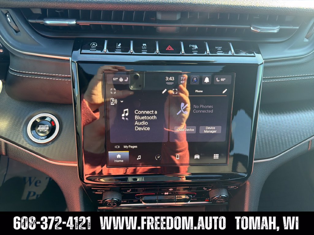 Used 2024 Jeep Grand Cherokee L Altitude AWD/4WD image 18