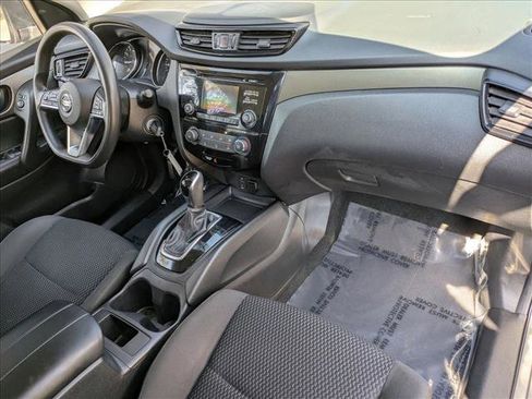 Used 2018 Nissan Rogue Sport S image 17