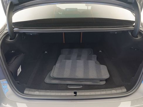 Used 2022 BMW 530e w/ Premium Package image 11