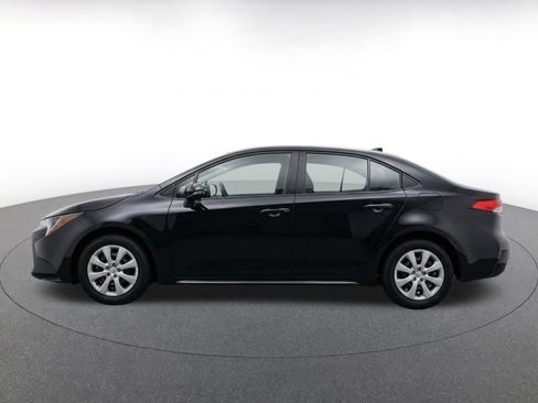 Used 2025 Toyota Corolla LE FWD image 4
