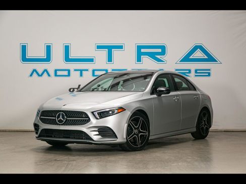 Used 2019 Mercedes-Benz A 220 4MATIC w/ AMG Line image 1