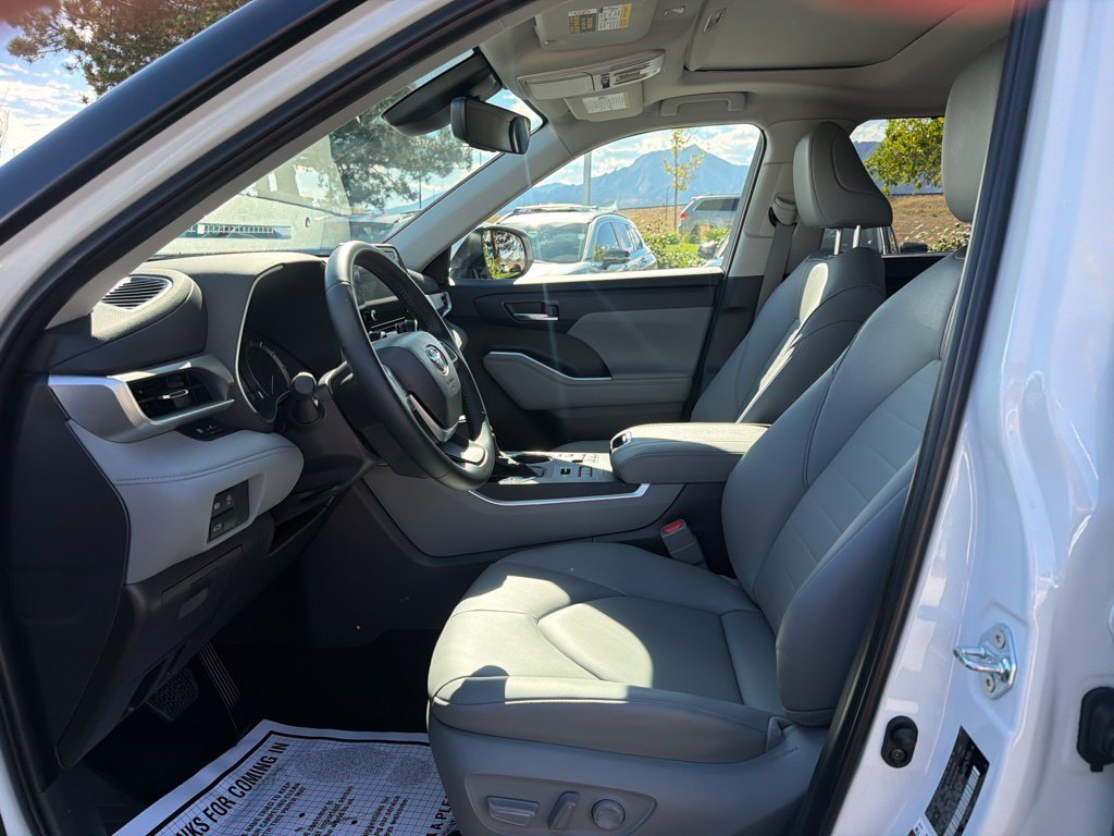 Used 2026 Toyota Highlander XLE AWD/4WD image 24