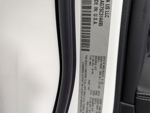 New 2025 Jeep Grand Cherokee Altitude image 30