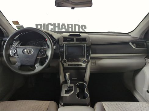Used 2012 Toyota Camry LE FWD image 10