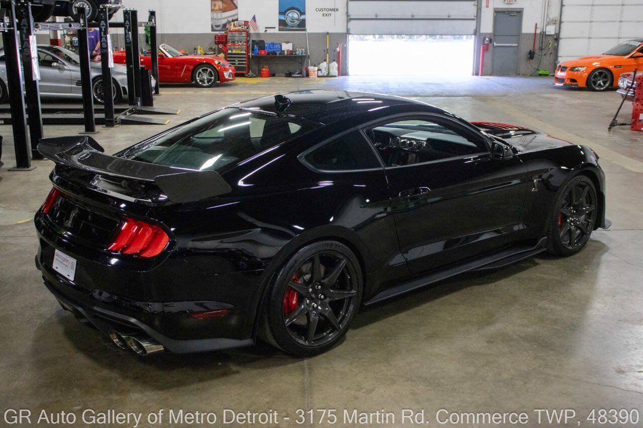 Used 2020 Ford Mustang Shelby GT500 w/ Carbon Fiber Track Pack RWD image 7