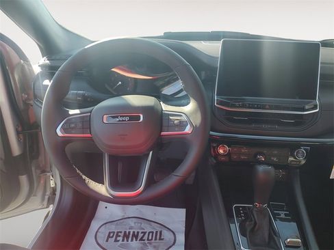 New 2026 Jeep Compass Latitude image 10