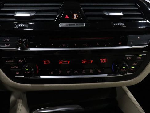 Used 2018 BMW M550i xDrive image 15