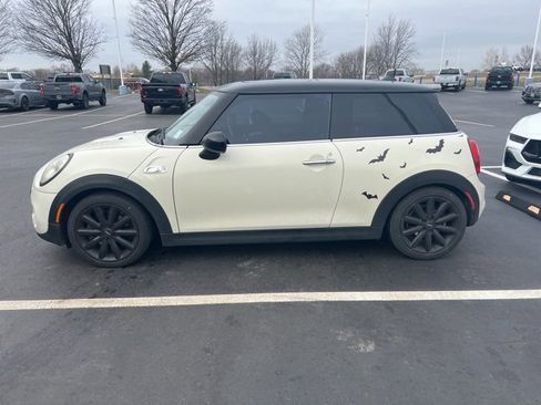 Used 2015 MINI Cooper S image 1