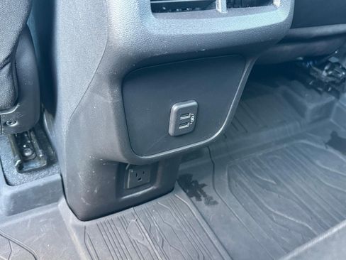 Used 2023 GMC Terrain SLE w/ Driver Convenience Package AWD/4WD image 8