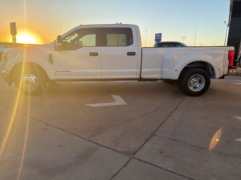 Used 2018 Ford F350 XLT w/ XLT Value Package image 7