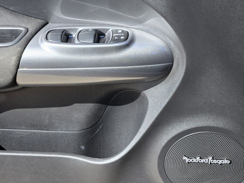 Used 2014 Nissan Juke SL image 29