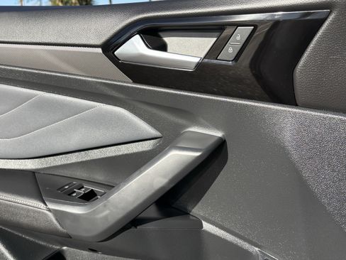 Certified 2025 Volkswagen Jetta SEL image 20