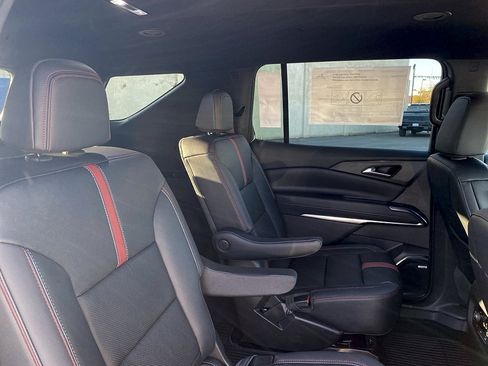 New 2026 Chevrolet Traverse RS w/ LPO, Floor Liner Package FWD image 20