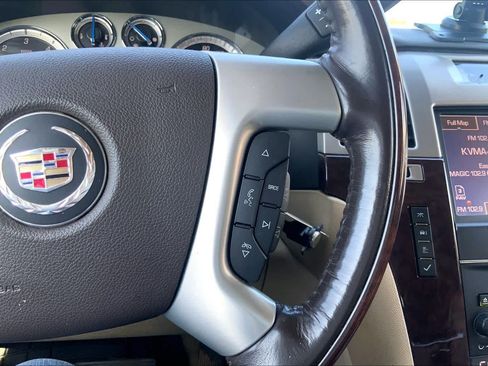 Used 2014 Cadillac Escalade Luxury RWD image 20
