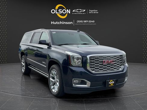 Certified 2020 GMC Yukon XL Denali w/ Denali Premium Package AWD/4WD image 15