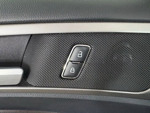 Used 2020 Ford Fusion SE w/ Equipment Group 151A FWD image 17