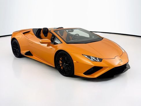 Used 2020 Lamborghini Huracan EVO RWD image 3