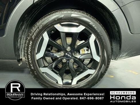 Used 2025 Kia Telluride EX w/ EX Captain's Chair Package image 6