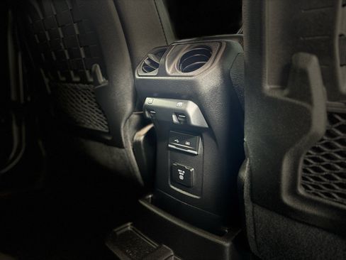 Used 2020 Jeep Wrangler Unlimited Rubicon AWD/4WD image 27