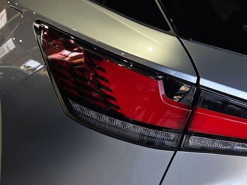 Used 2025 Lexus RX 450h AWD w/ Luxury Package image 10