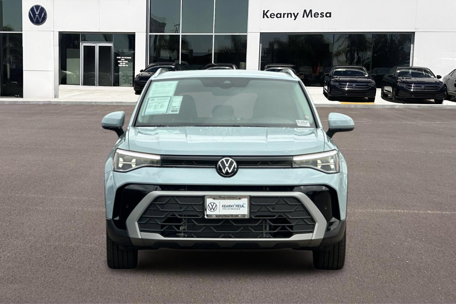 Used 2025 Volkswagen Taos SE FWD image 9