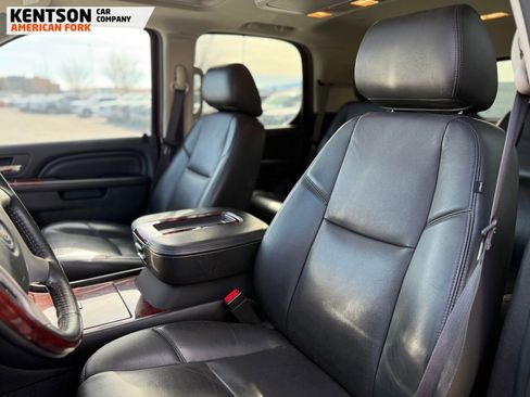 Used 2014 Cadillac Escalade Luxury image 36