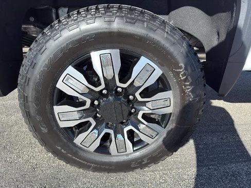 New 2026 GMC Sierra 3500 Denali w/ Technology Package image 9