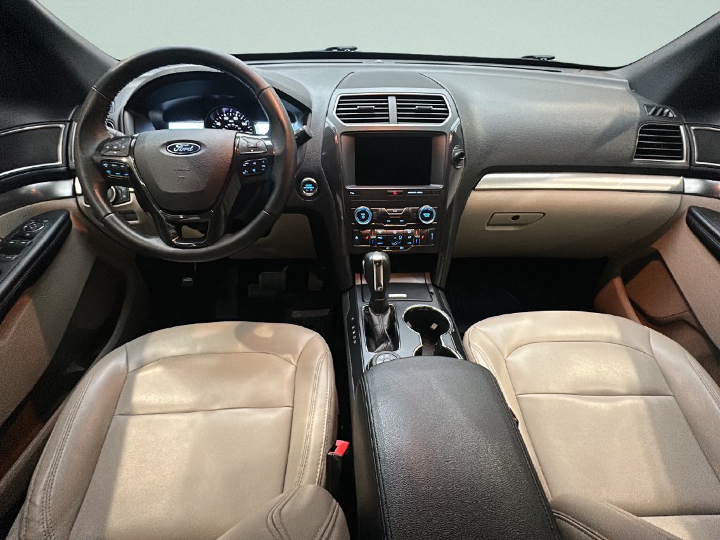 Used 2019 Ford Explorer XLT w/ Equipment Group 202A AWD/4WD image 2