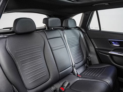 Certified 2025 Mercedes-Benz GLC 350e 4MATIC image 9