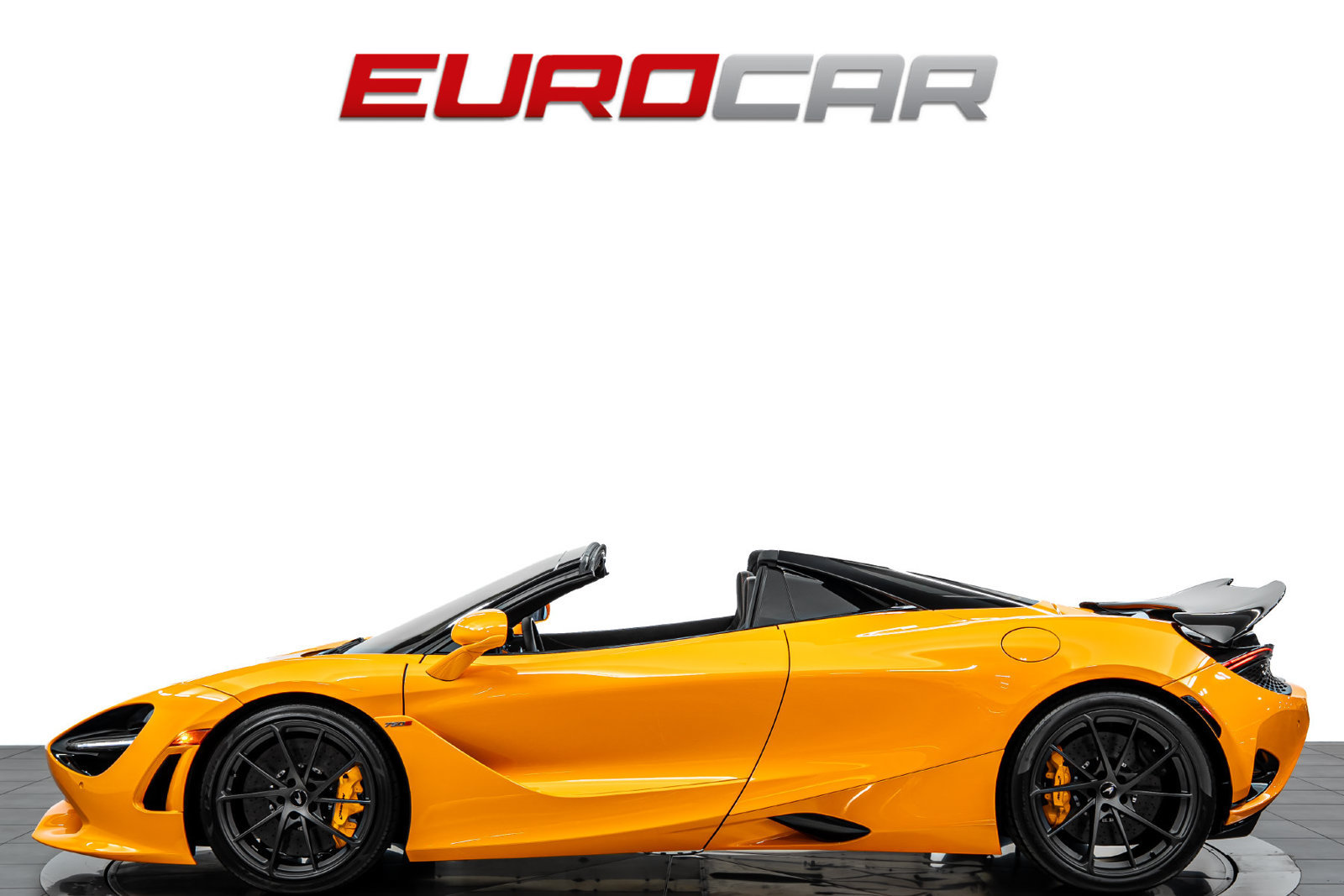 Used 2026 McLaren 750S Spider RWD image 2