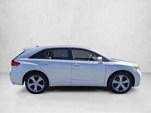 Used 2013 Toyota Venza LE FWD image 4