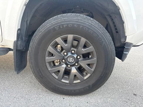 Used 2023 Toyota Tacoma SR5 RWD image 4