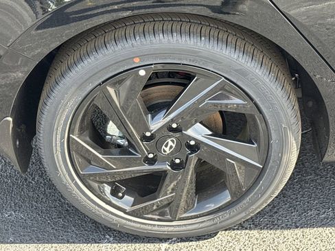 New 2026 Hyundai Elantra SEL Sport Premium FWD image 17