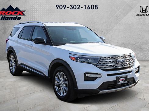 Used 2022 Ford Explorer Limited w/ Equipment Group 301A AWD/4WD image 3