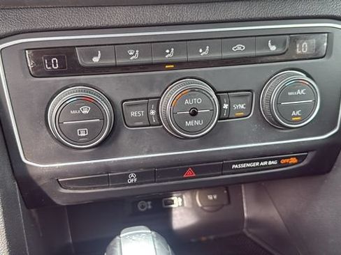 Used 2019 Volkswagen Atlas SE FWD image 21