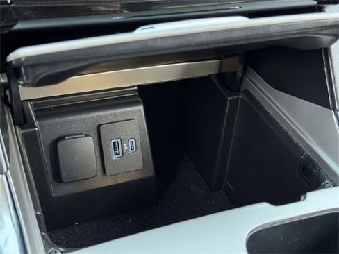 Used 2021 Ford Explorer Limited w/ Equipment Group 301A image 21