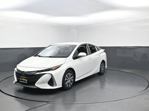 Used 2020 Toyota Prius Prime LE w/ Carpet Mat Package image 6