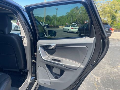 Used 2017 Volvo XC60 T5 Dynamic w/ Preferred Option Package image 19