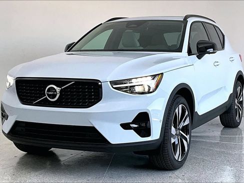 New 2026 Volvo XC40 B5 Ultra w/ Protection Package Premier AWD/4WD image 2